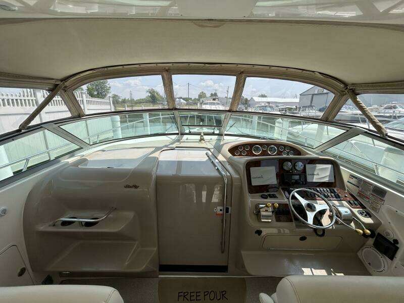 33ft Sea Ray Yacht For Sale