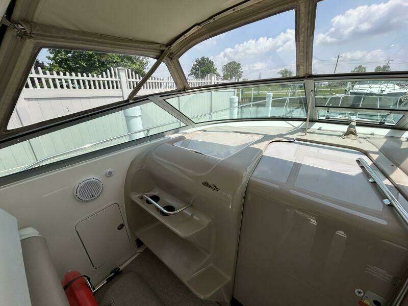 33ft Sea Ray Yacht For Sale