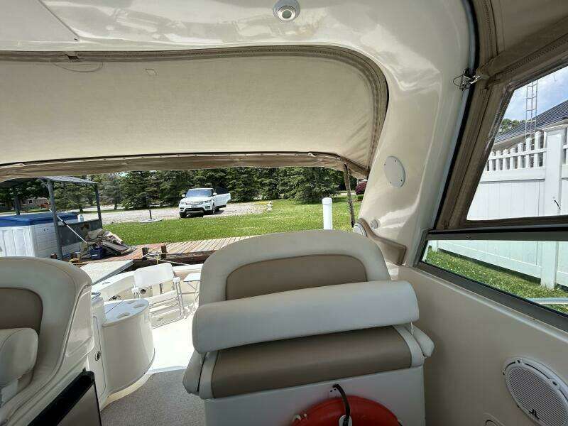 33ft Sea Ray Yacht For Sale