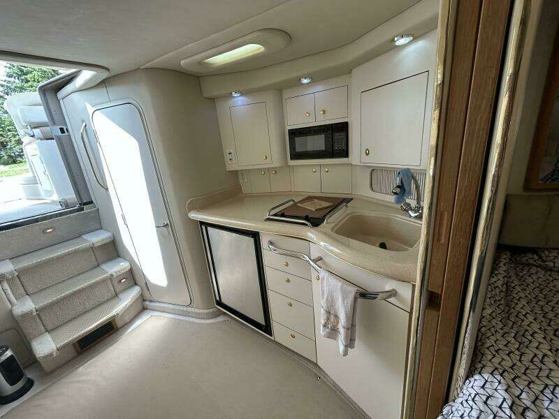 33ft Sea Ray Yacht For Sale