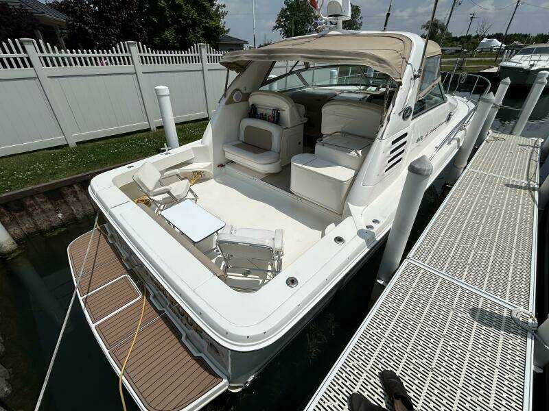 33ft Sea Ray Yacht For Sale