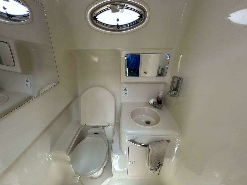 33ft Sea Ray Yacht For Sale