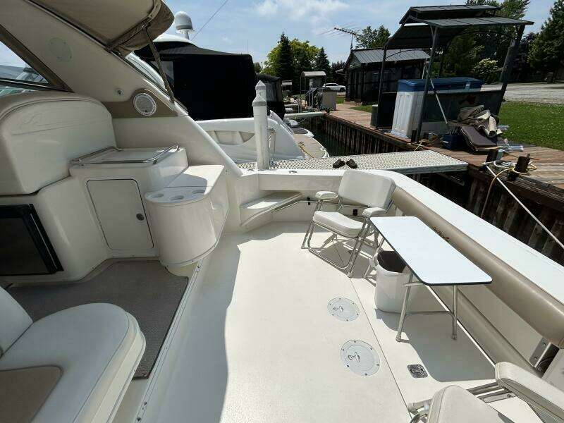 33ft Sea Ray Yacht For Sale
