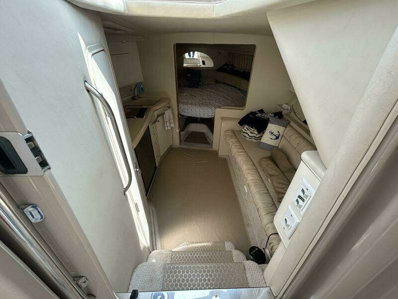 33ft Sea Ray Yacht For Sale