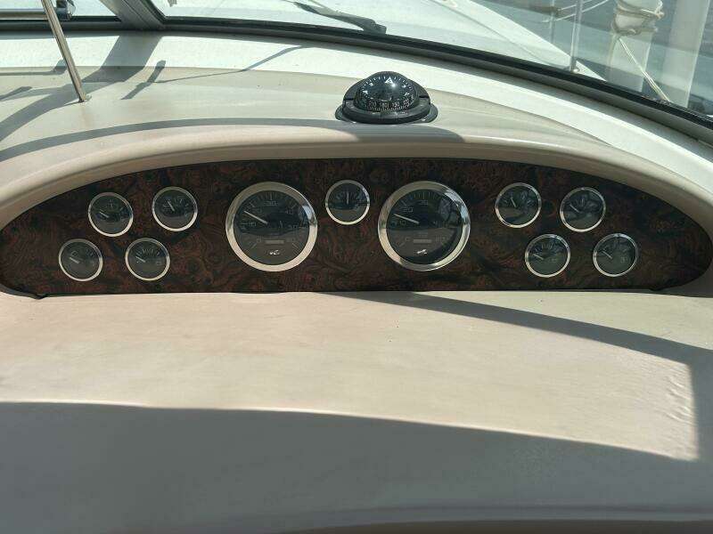 33ft Sea Ray Yacht For Sale