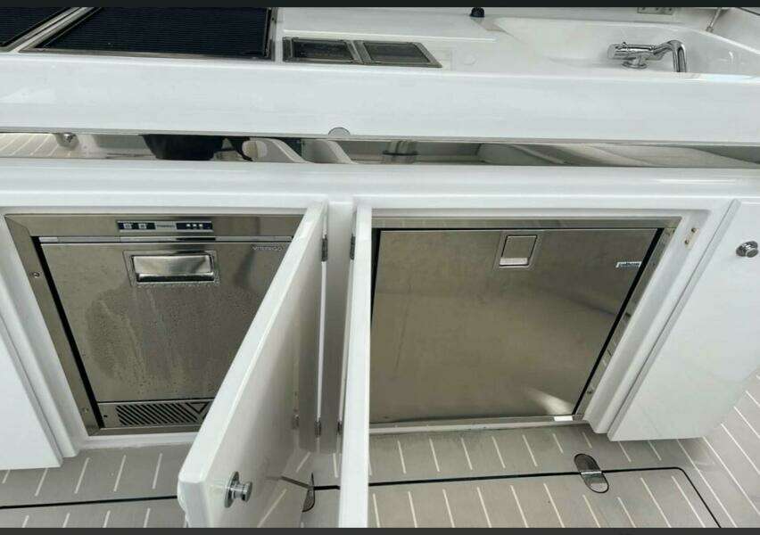 42ft Azimut Yacht For Sale