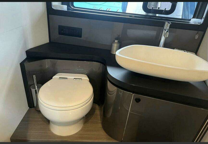 42ft Azimut Yacht For Sale