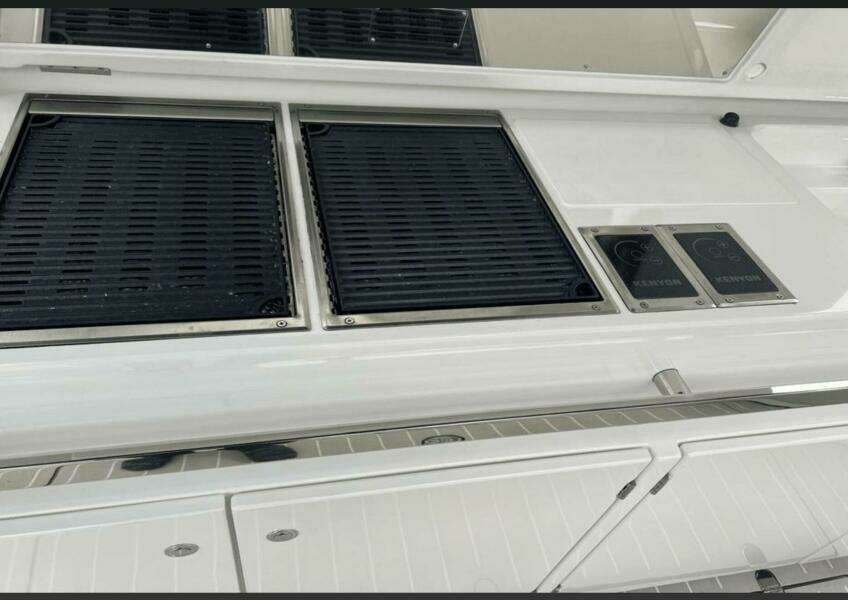 42ft Azimut Yacht For Sale