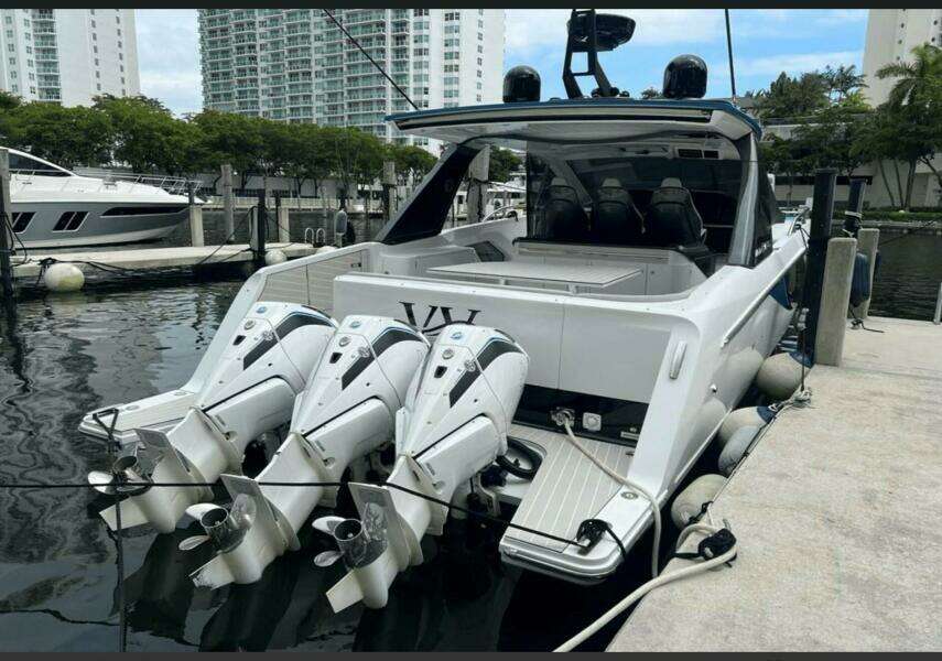 42ft Azimut Yacht For Sale