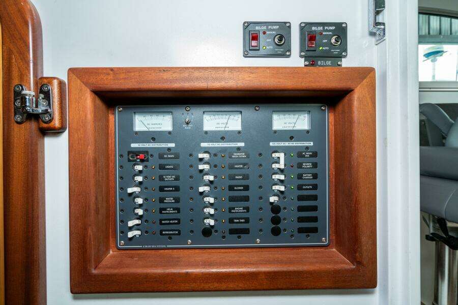 ANNE ELISE 33ft Devlin Yacht For Sale