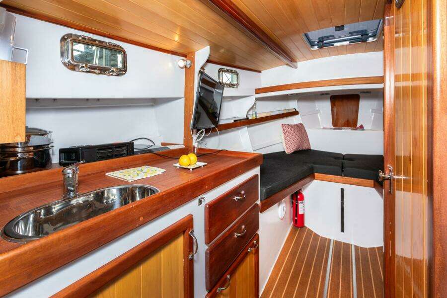 ANNE ELISE 33ft Devlin Yacht For Sale