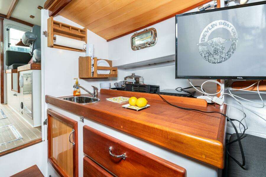 ANNE ELISE 33ft Devlin Yacht For Sale