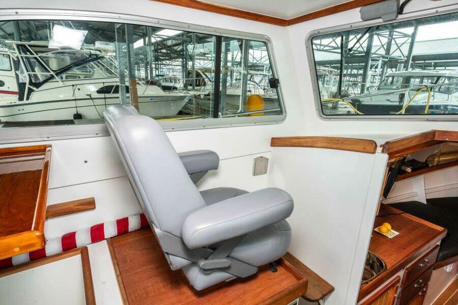 ANNE ELISE 33ft Devlin Yacht For Sale