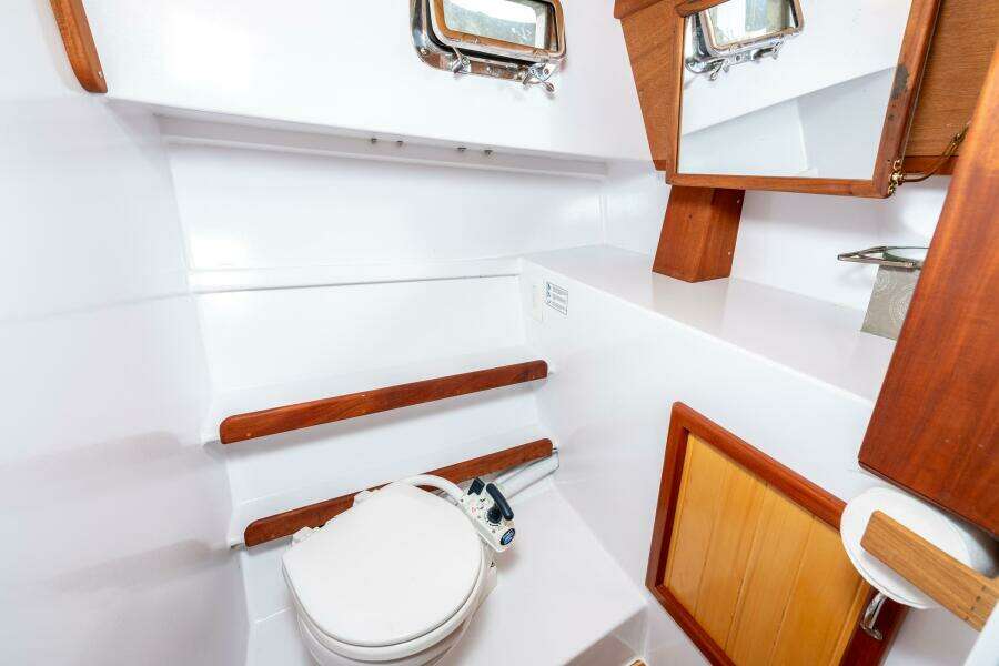 ANNE ELISE 33ft Devlin Yacht For Sale