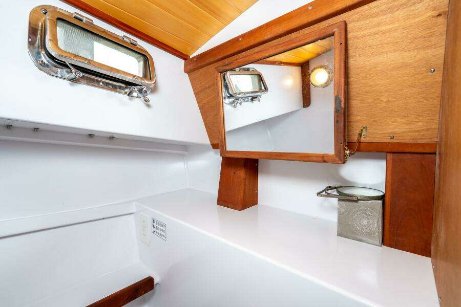 ANNE ELISE 33ft Devlin Yacht For Sale