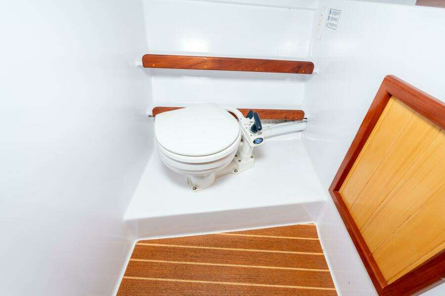 ANNE ELISE 33ft Devlin Yacht For Sale