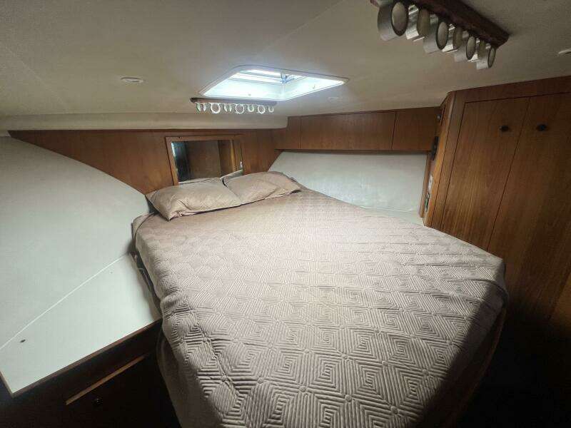 Uno Mas 36ft Luhrs Yacht For Sale