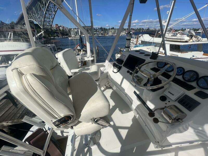 Uno Mas 36ft Luhrs Yacht For Sale