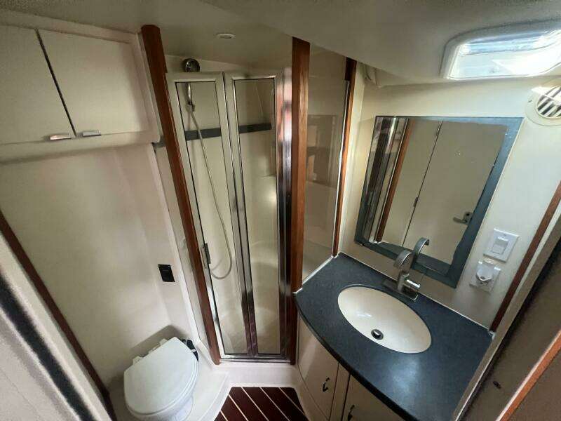Uno Mas 36ft Luhrs Yacht For Sale