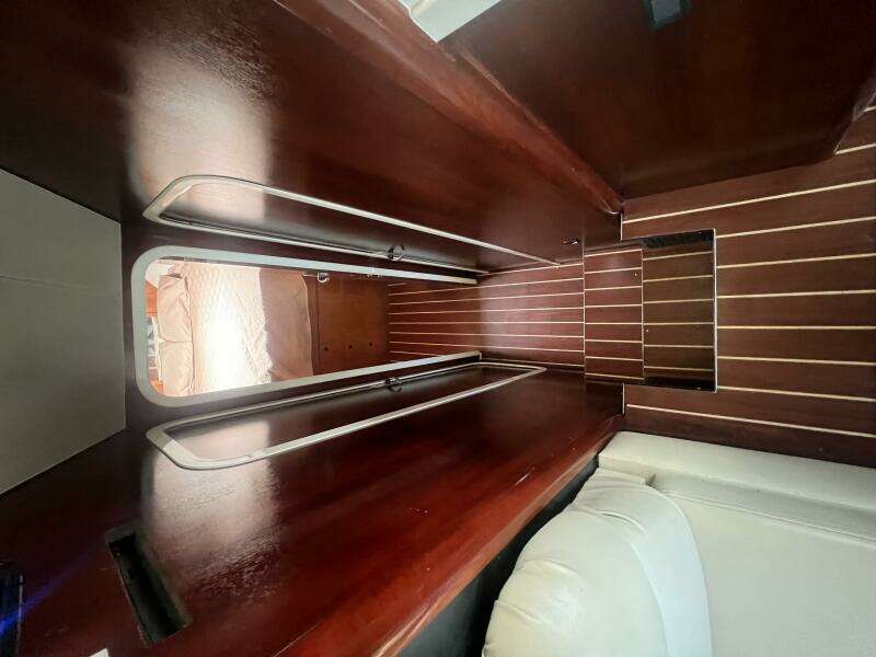 Uno Mas 36ft Luhrs Yacht For Sale