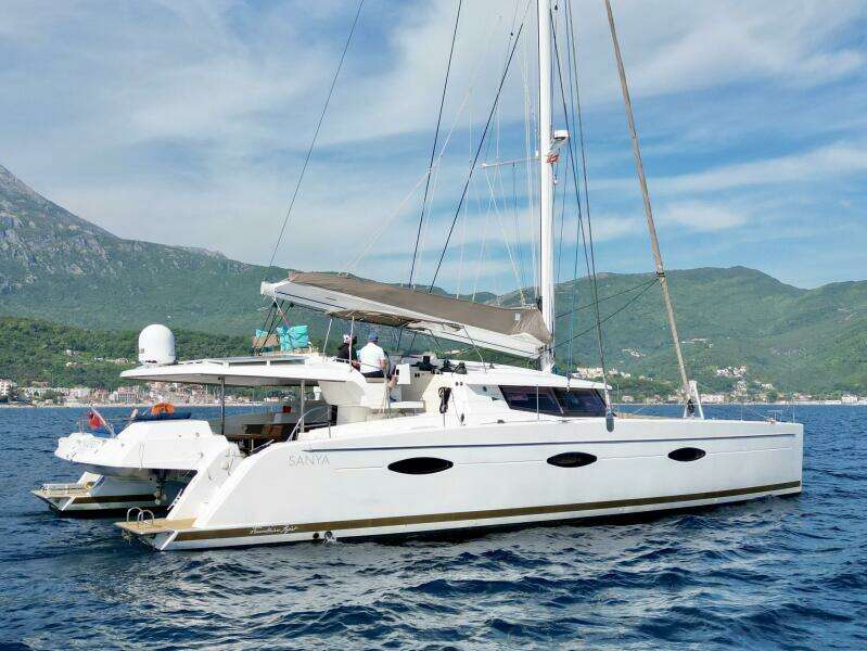 No Agenda 56ft Fountaine Pajot Yacht For Sale