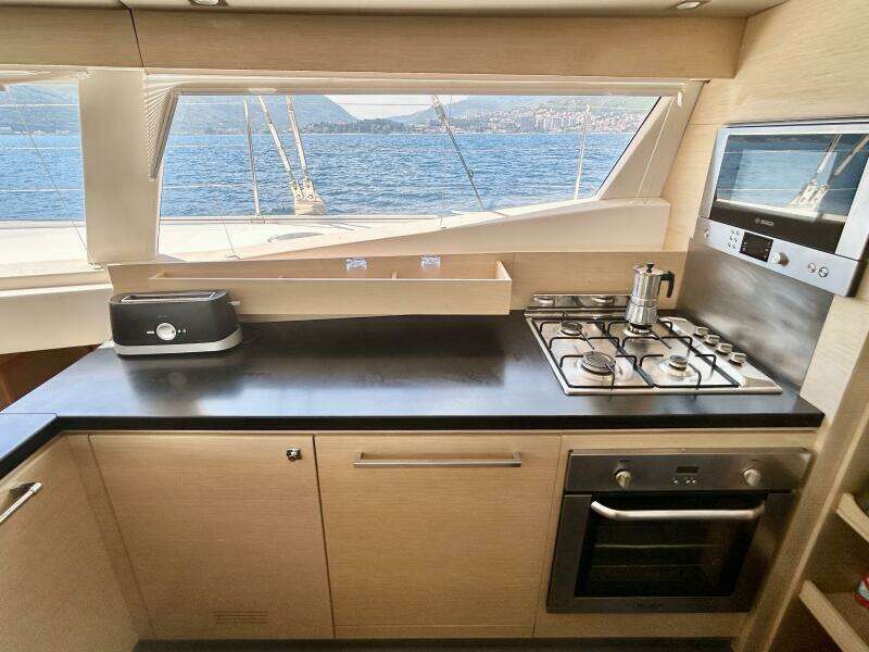 No Agenda 56ft Fountaine Pajot Yacht For Sale