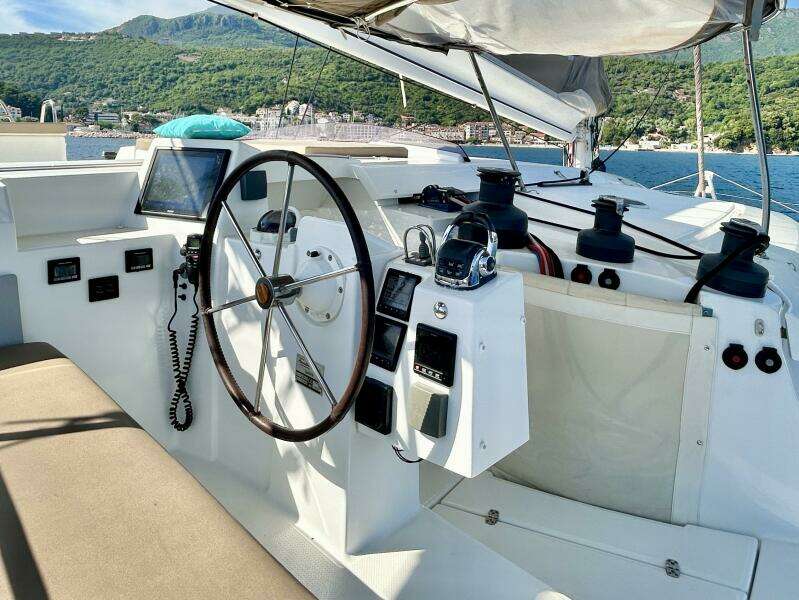 No Agenda 56ft Fountaine Pajot Yacht For Sale