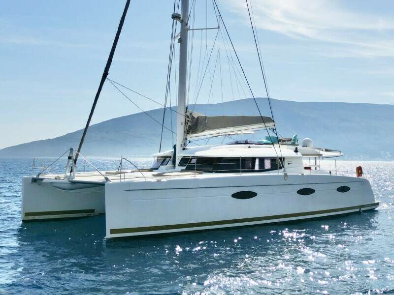 No Agenda 56ft Fountaine Pajot Yacht For Sale