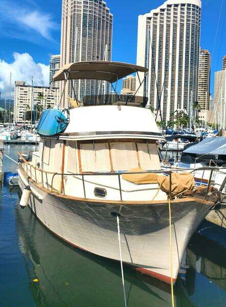 LELE WAI 34ft CHB Yacht For Sale