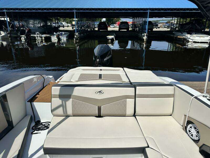 23ft Monterey Yacht For Sale