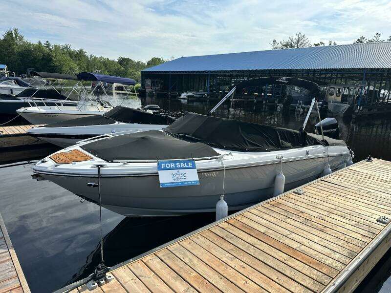 23ft Monterey Yacht For Sale