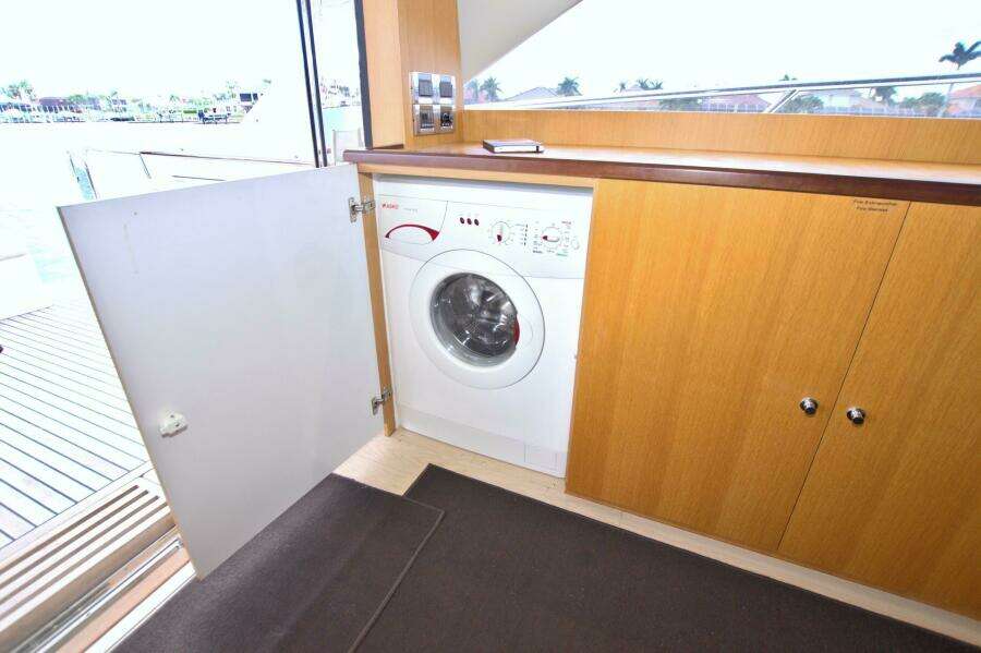 Wanderlust 60ft Dyna Yachts Yacht For Sale