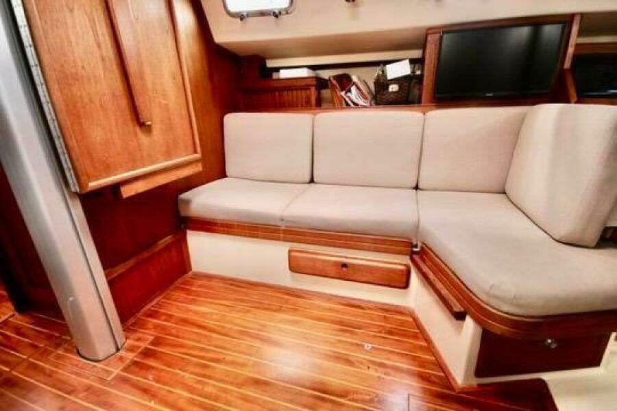 Solasta 35ft Island Packet Yacht For Sale