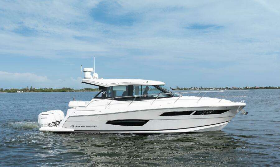Regal XO 38 Lady G- Profile