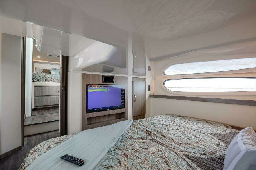 Regal XO 38 Lady G- VIP Stateroom