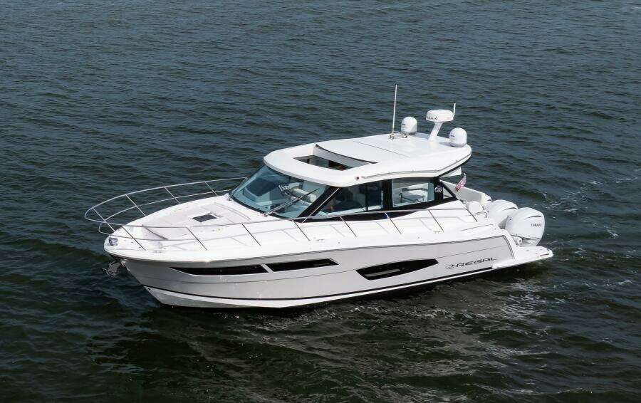 Regal XO 38 Lady G- Profile