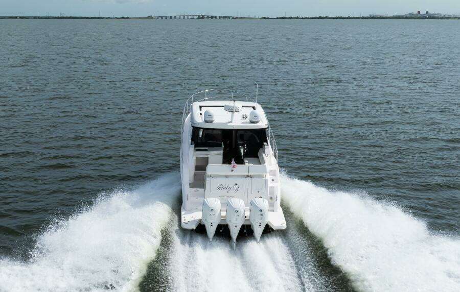 Regal XO 38 Lady G- Profile