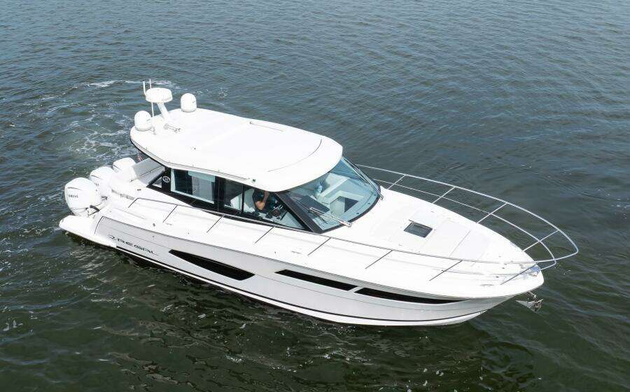 Regal XO 38 Lady G- Profile