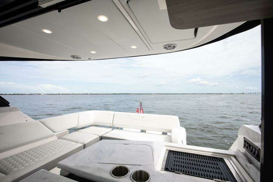 Regal XO 38 Lady G- Seating