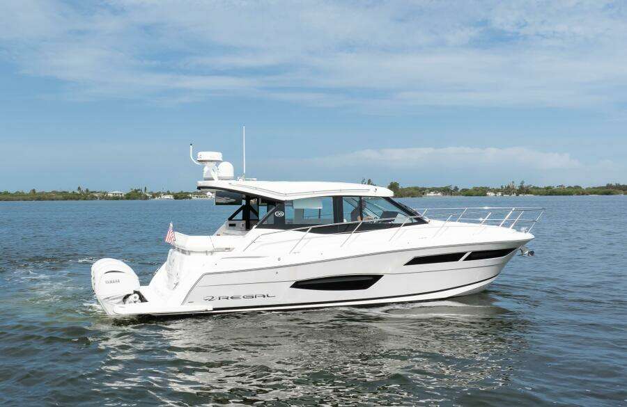 Regal XO 38 Lady G- Profile
