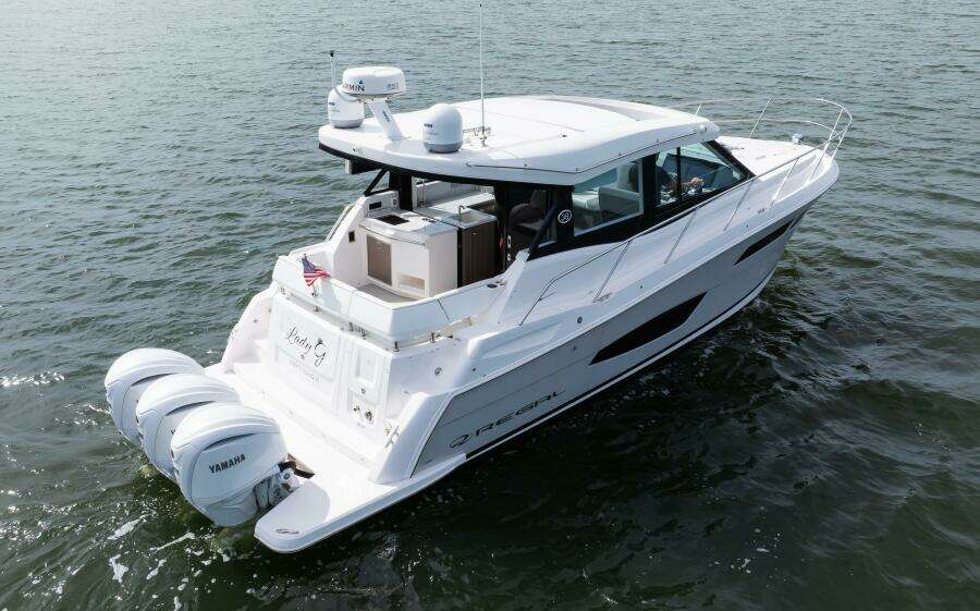 Regal XO 38 Lady G- Profile