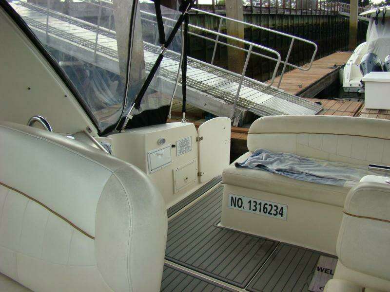 37ft Rinker Yacht For Sale