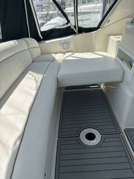 37ft Rinker Yacht For Sale
