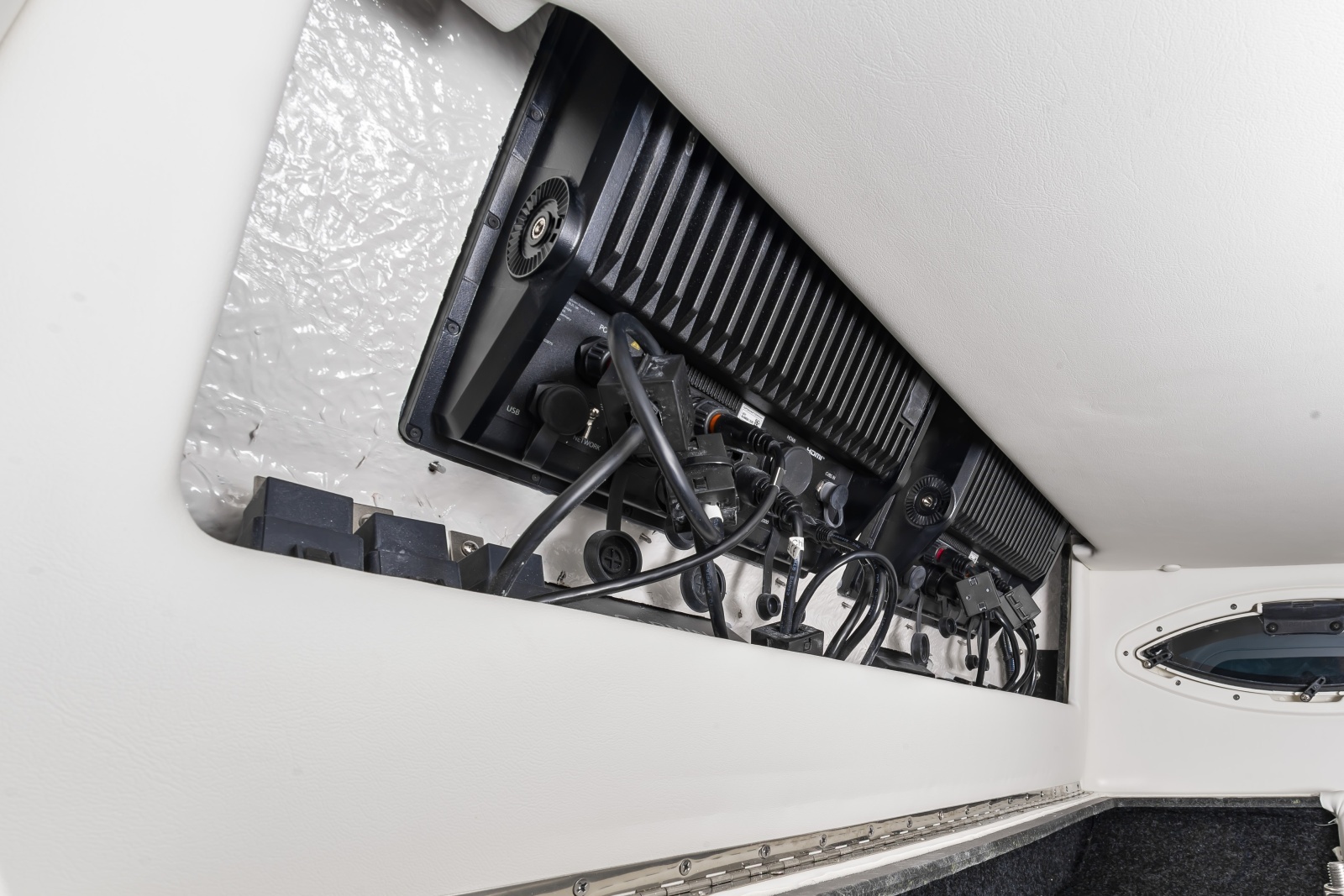 25Regulator2026Hull352_036