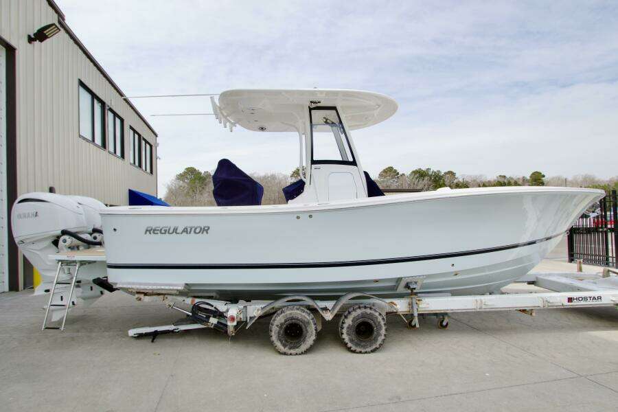 On Order 25ft Regulator Yacht For Sale