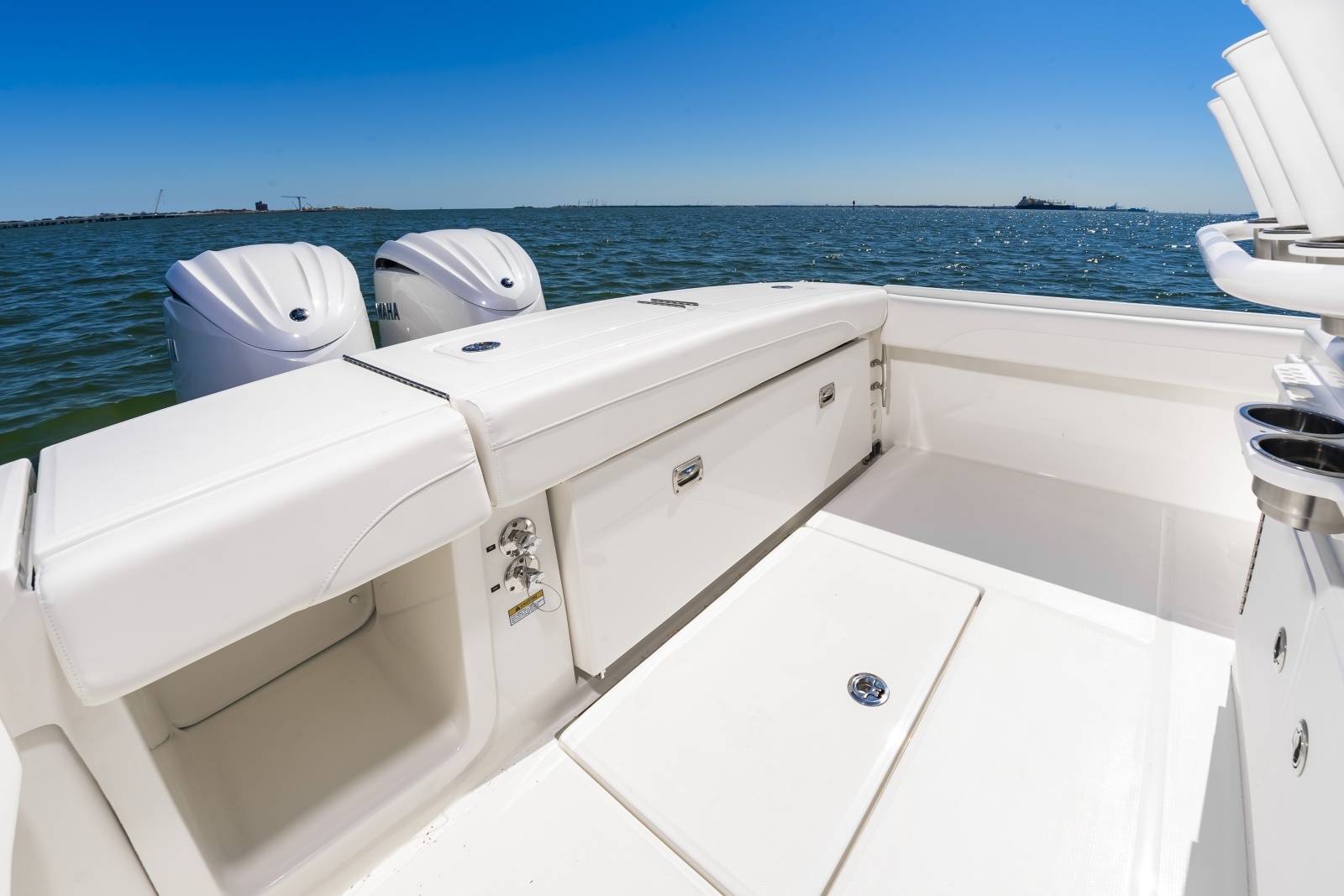 25Regulator2026Hull352_016