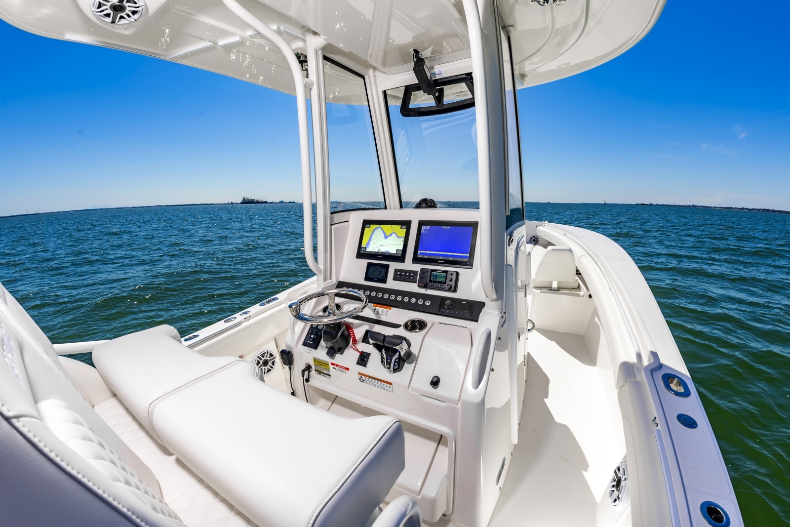 25Regulator2026Hull352_012