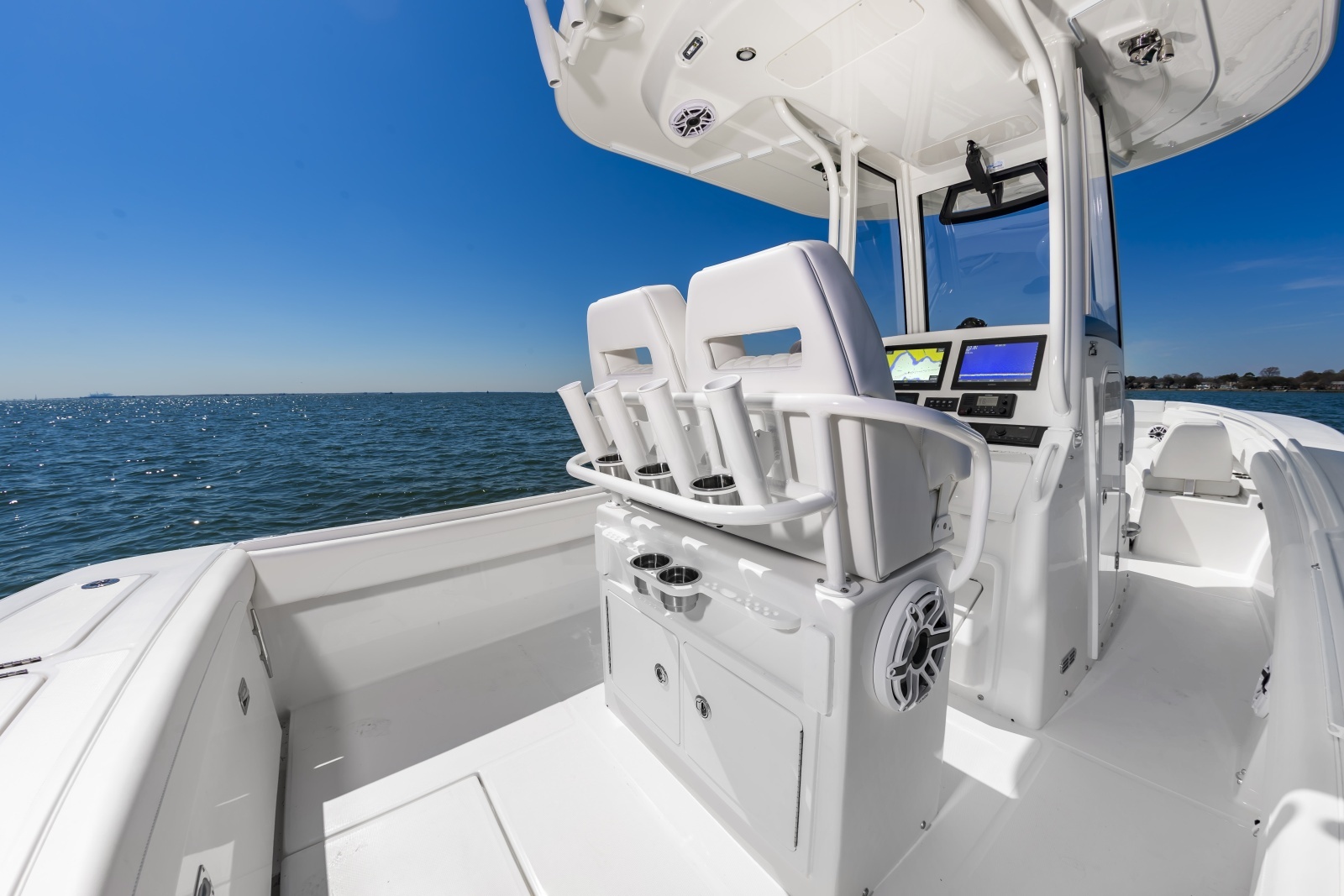 25Regulator2026Hull352_024