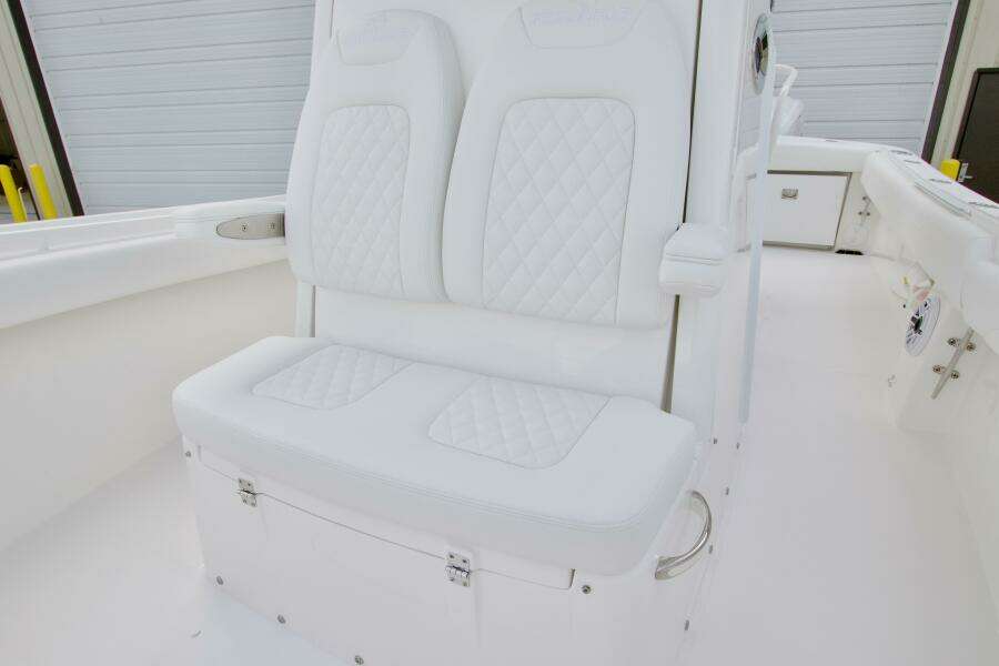 On Order 25ft Regulator Yacht For Sale