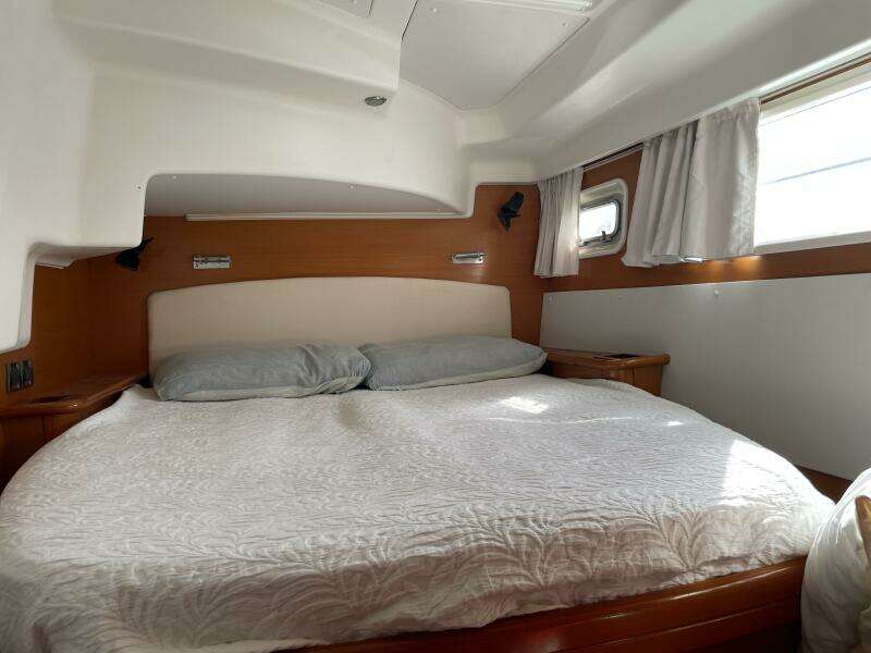 Caelestis 44ft Lagoon Yacht For Sale